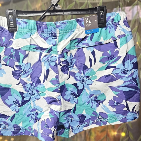 Women's Columbia Shorts - Picture 6 of 8